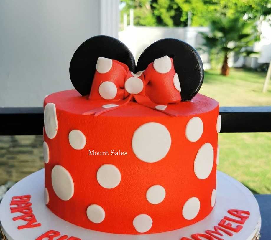 Premium RED N White Velvet Cake